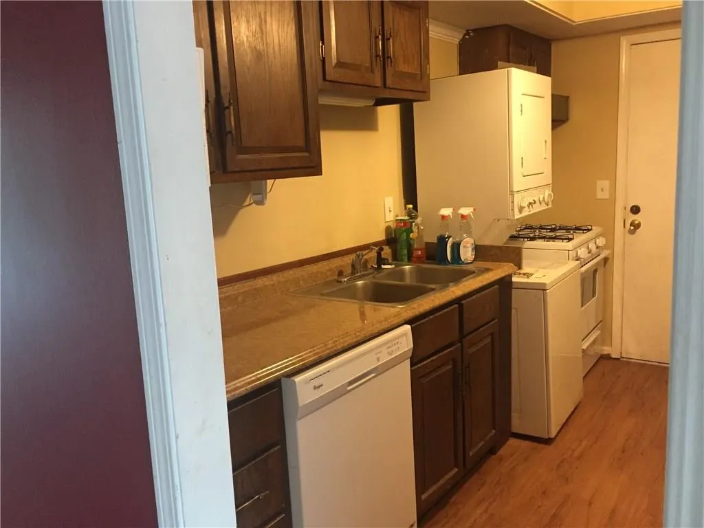 6851 Roswell Road Ne Unit A5, Atlanta, Georgia 30328, 2 Bedrooms Bedrooms, ,2 BathroomsBathrooms,Residential,Sold,6851 Roswell Road Ne Unit A5,5682787