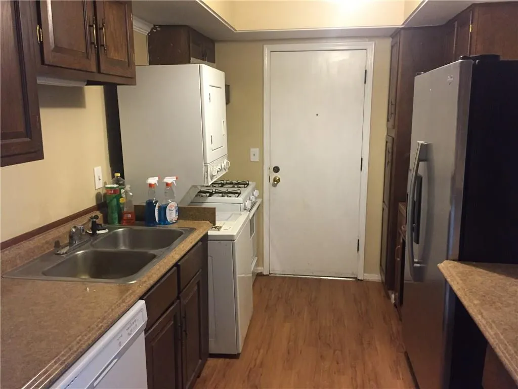 6851 Roswell Road Ne Unit A5, Atlanta, Georgia 30328, 2 Bedrooms Bedrooms, ,2 BathroomsBathrooms,Residential,Sold,6851 Roswell Road Ne Unit A5,5682787