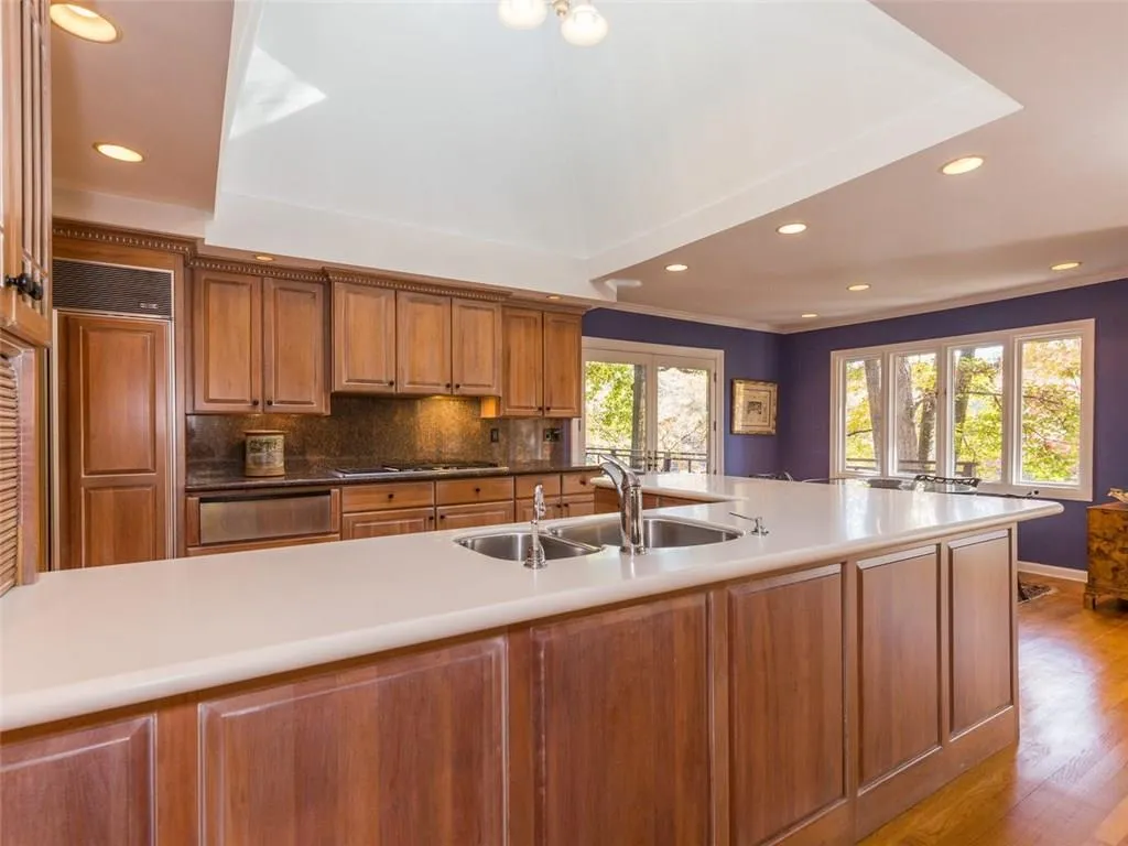 1025 Ridge Tarn, Sandy Springs, Georgia 30350, 4 Bedrooms Bedrooms, ,3 BathroomsBathrooms,Residential,Sold,1025 Ridge Tarn,5774745