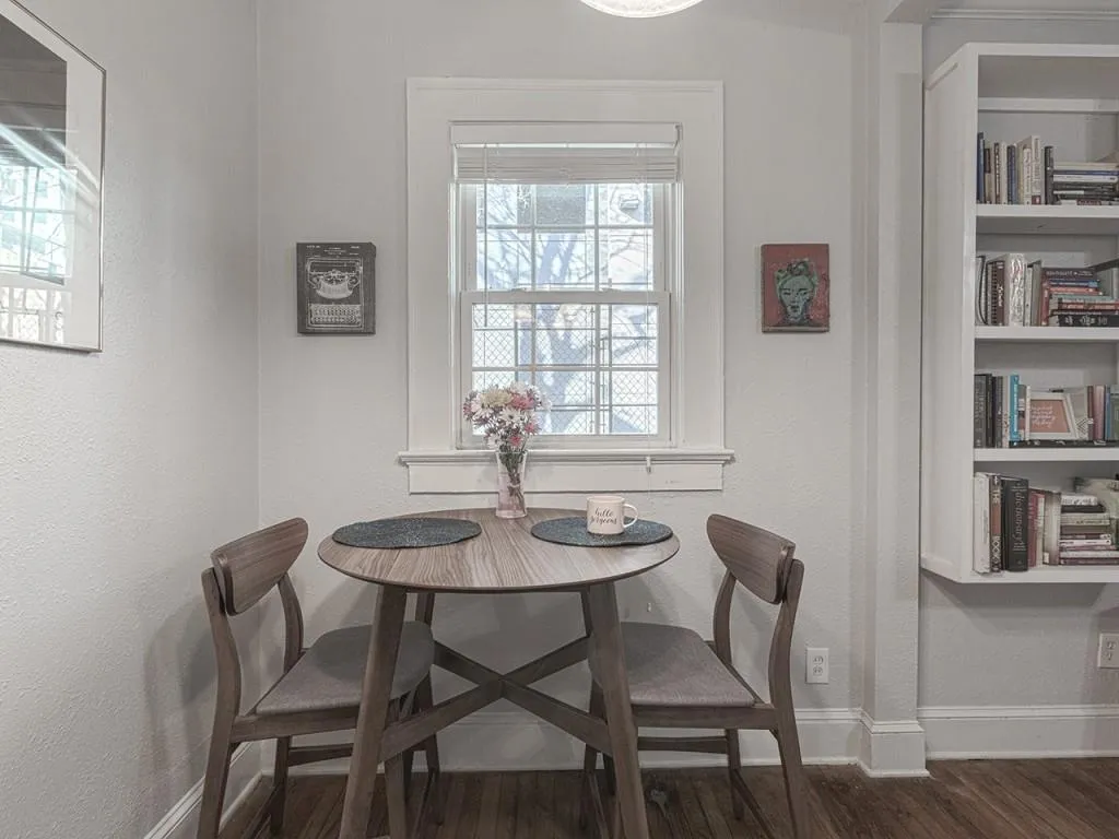 242 12th Street Ne Unit 8, Atlanta, Georgia 30309, 1 Bedroom Bedrooms, ,1 BathroomBathrooms,Residential,Sold,242 12th Street Ne Unit 8,5953333