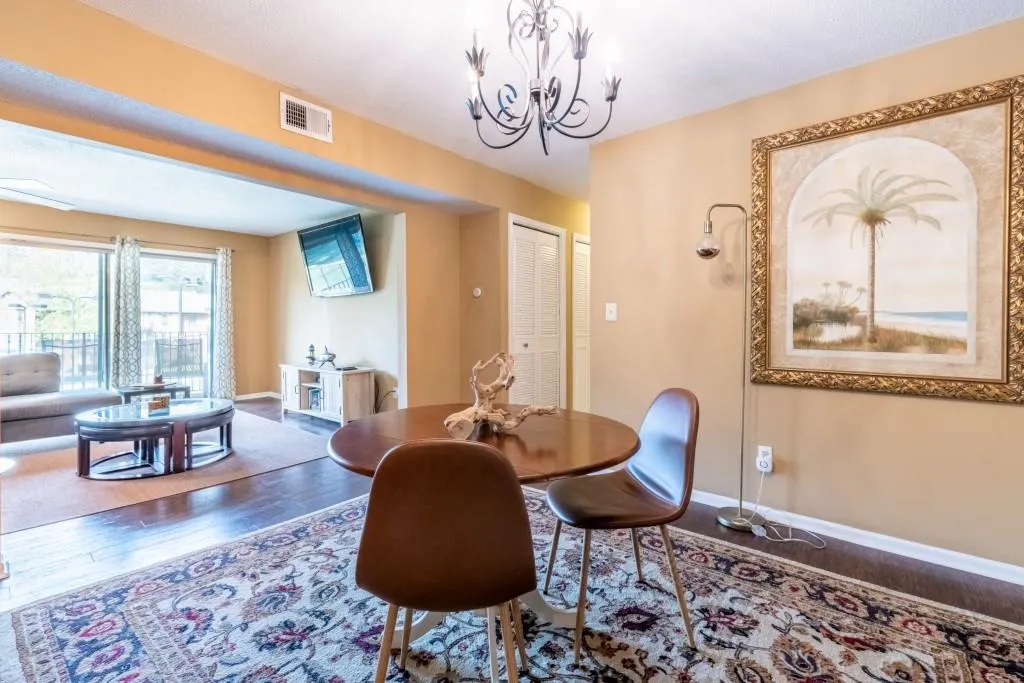6851 Roswell Road Unit K-11, Sandy Springs, Georgia 30328, 2 Bedrooms Bedrooms, ,2 BathroomsBathrooms,Residential,Sold,6851 Roswell Road Unit K-11,7031818