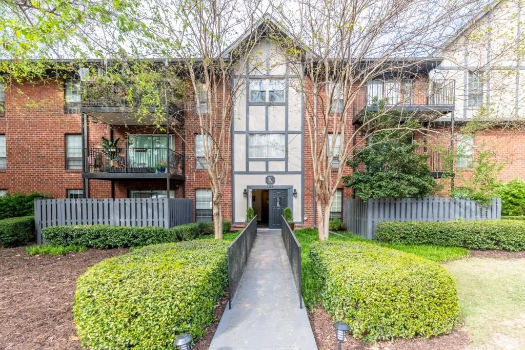 6851 Roswell Road Unit K-11, Sandy Springs, Georgia 30328, 2 Bedrooms Bedrooms, ,2 BathroomsBathrooms,Residential,Sold,6851 Roswell Road Unit K-11,7031818