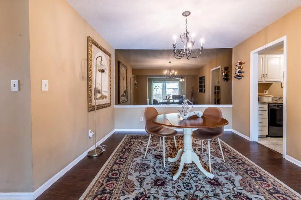 6851 Roswell Road Unit K-11, Sandy Springs, Georgia 30328, 2 Bedrooms Bedrooms, ,2 BathroomsBathrooms,Residential,Sold,6851 Roswell Road Unit K-11,7031818