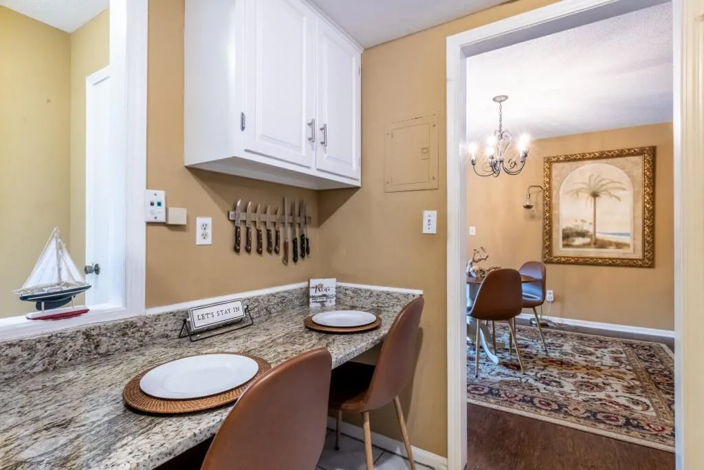 6851 Roswell Road Unit K-11, Sandy Springs, Georgia 30328, 2 Bedrooms Bedrooms, ,2 BathroomsBathrooms,Residential,Sold,6851 Roswell Road Unit K-11,7031818