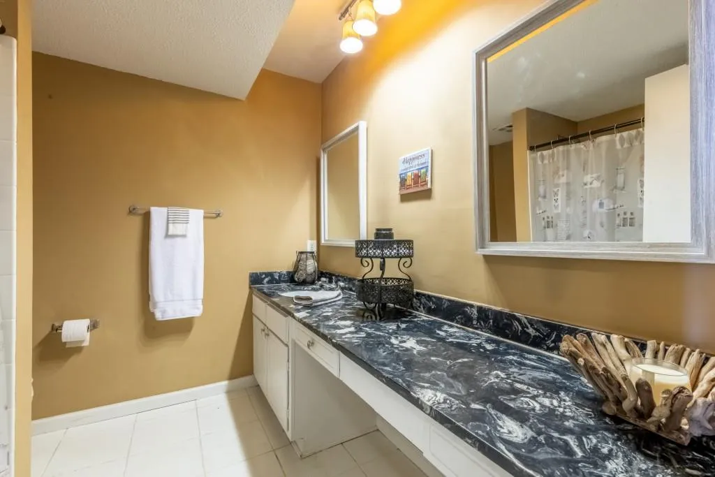 6851 Roswell Road Unit K-11, Sandy Springs, Georgia 30328, 2 Bedrooms Bedrooms, ,2 BathroomsBathrooms,Residential,Sold,6851 Roswell Road Unit K-11,7031818