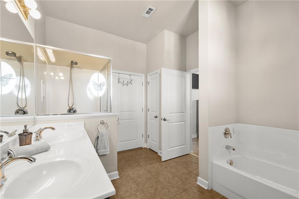 7265 Glisten Avenue Unit 129, Atlanta, Georgia 30328, 2 Bedrooms Bedrooms, ,2 BathroomsBathrooms,Residential,Sold,7265 Glisten Avenue Unit 129,7331089