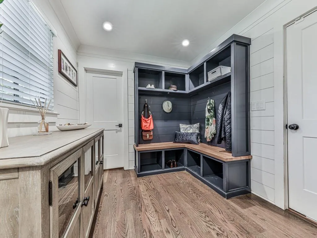 840 Edgewater Trail, Atlanta, Georgia 30328, 5 Bedrooms Bedrooms, ,4 BathroomsBathrooms,Residential,Sold,840 Edgewater Trail,6973024