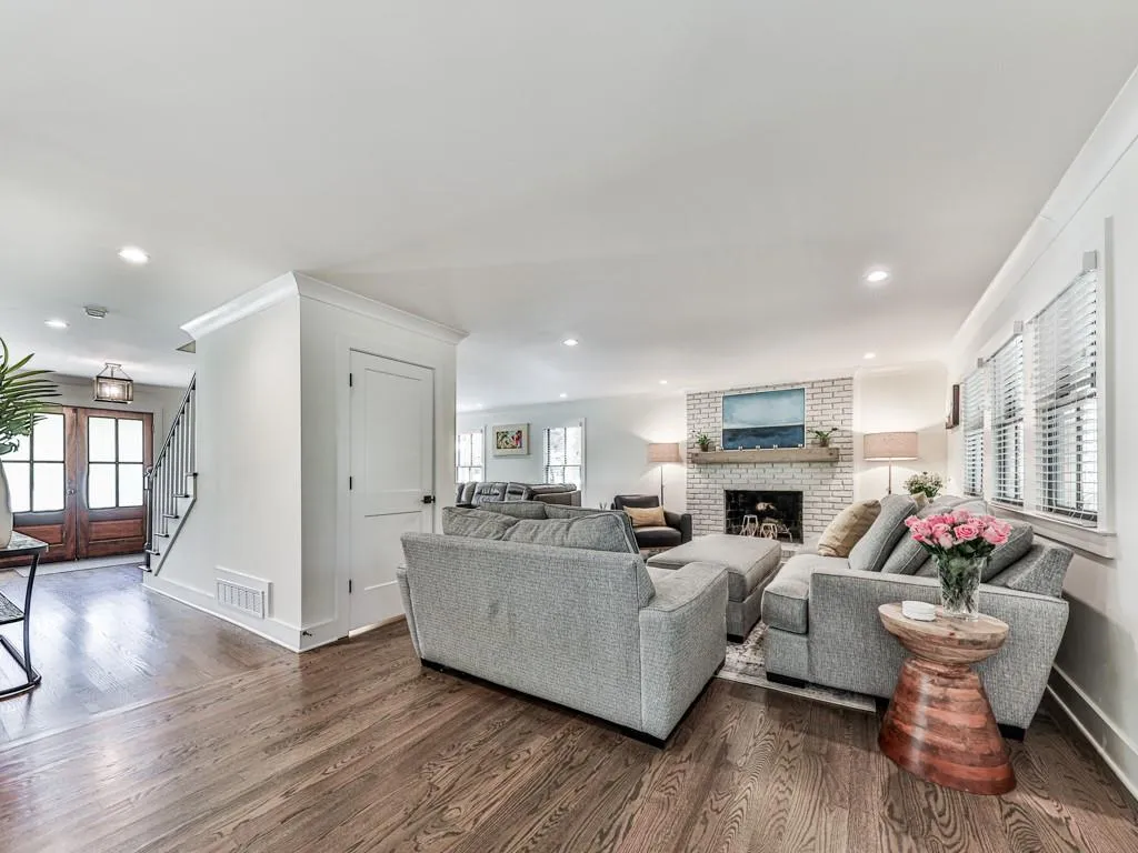 840 Edgewater Trail, Atlanta, Georgia 30328, 5 Bedrooms Bedrooms, ,4 BathroomsBathrooms,Residential,Sold,840 Edgewater Trail,6973024