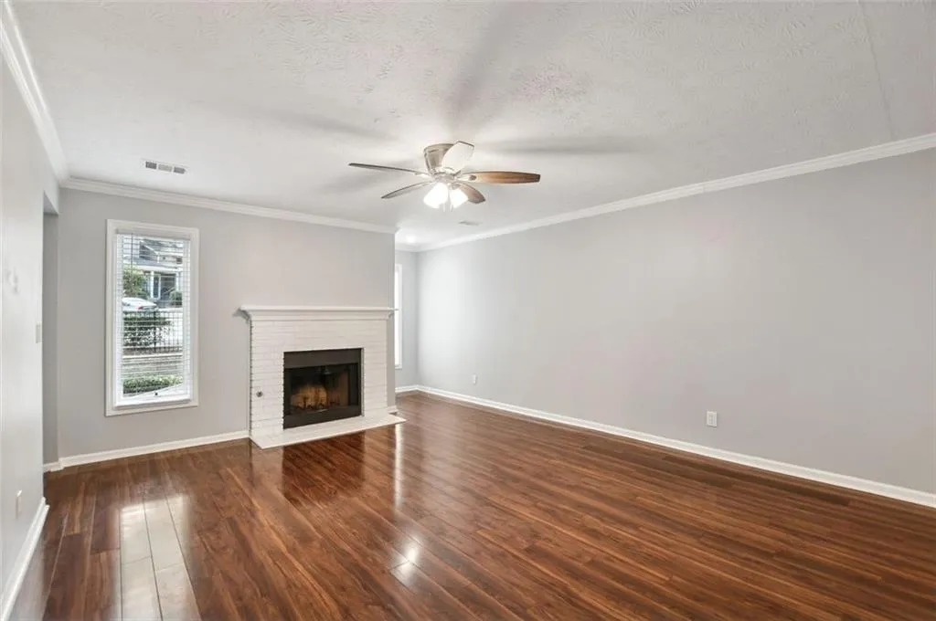 17 Saint Claire Lane Ne, Atlanta, Georgia 30324, 2 Bedrooms Bedrooms, ,2 BathroomsBathrooms,Residential,For Sale,17 Saint Claire Lane Ne,7662788