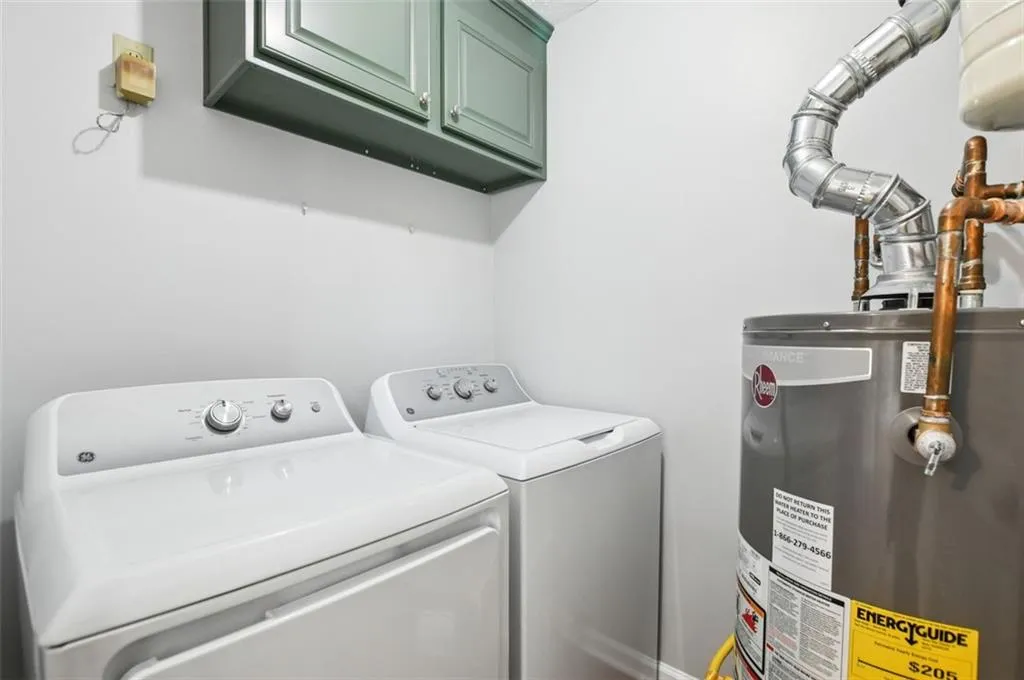 17 Saint Claire Lane Ne, Atlanta, Georgia 30324, 2 Bedrooms Bedrooms, ,2 BathroomsBathrooms,Residential,For Sale,17 Saint Claire Lane Ne,7662788