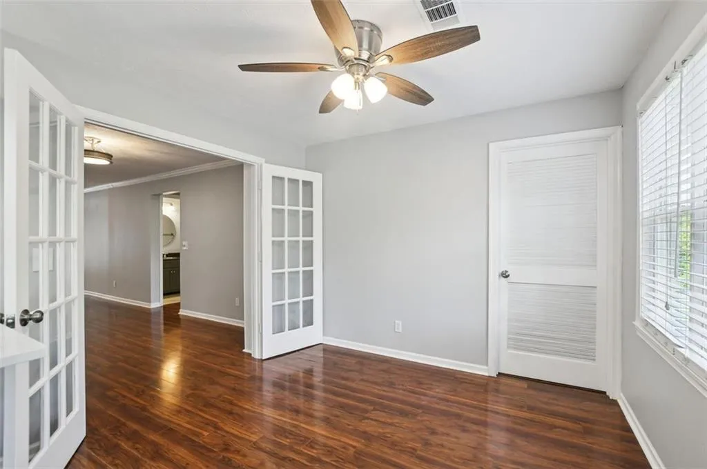 17 Saint Claire Lane Ne, Atlanta, Georgia 30324, 2 Bedrooms Bedrooms, ,2 BathroomsBathrooms,Residential,For Sale,17 Saint Claire Lane Ne,7662788