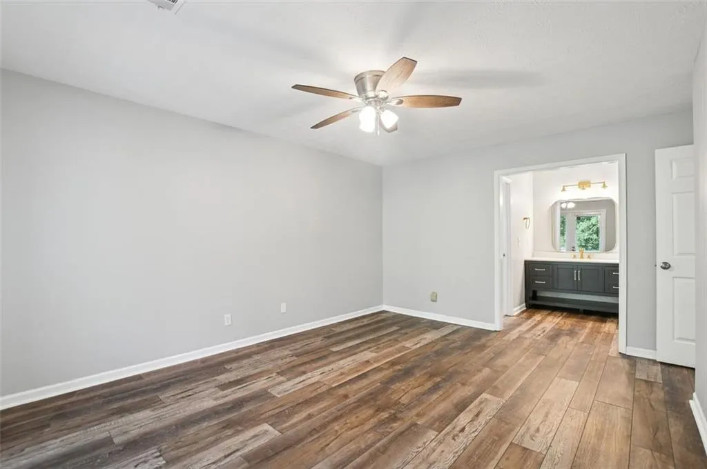 17 Saint Claire Lane Ne, Atlanta, Georgia 30324, 2 Bedrooms Bedrooms, ,2 BathroomsBathrooms,Residential,For Sale,17 Saint Claire Lane Ne,7662788