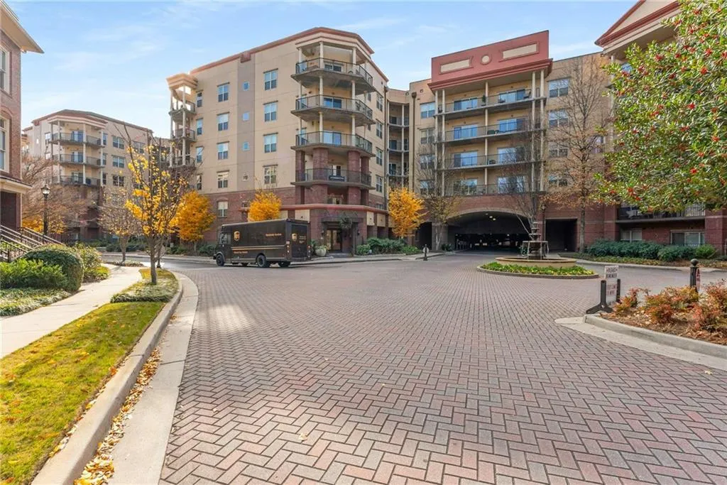 24 hour gate guard makes this property super secure.