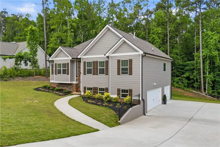 3 Car Garage, Finished Basement