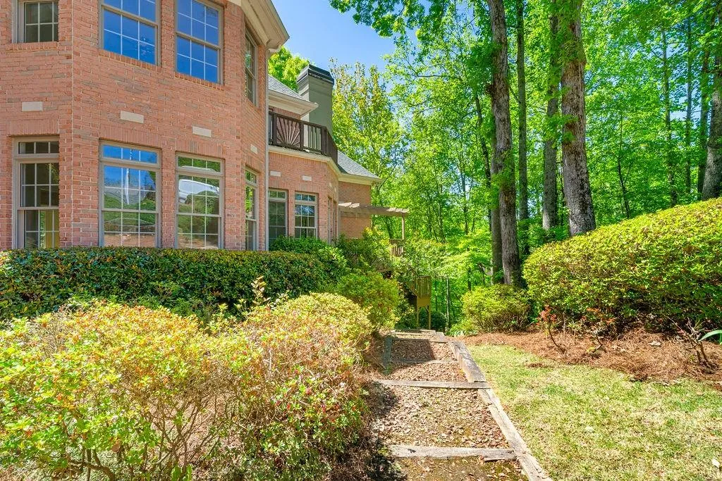27 Wing Mill Road, Sandy Springs, Georgia 30350, 5 Bedrooms Bedrooms, ,4 BathroomsBathrooms,Residential,Sold,27 Wing Mill Road,7205706