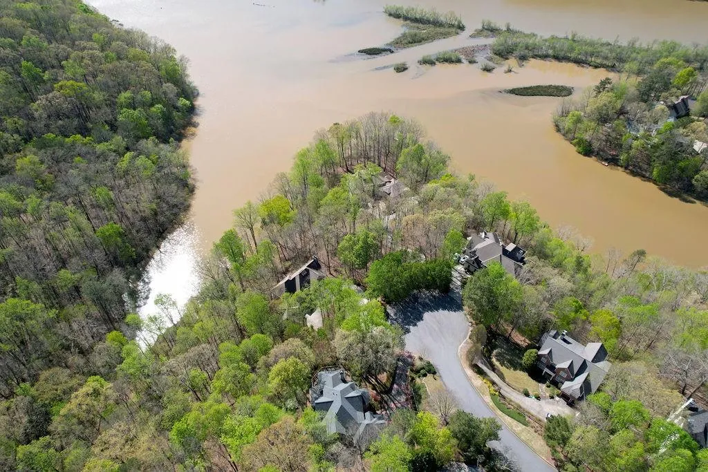 27 Wing Mill Road, Sandy Springs, Georgia 30350, 5 Bedrooms Bedrooms, ,4 BathroomsBathrooms,Residential,Sold,27 Wing Mill Road,7205706