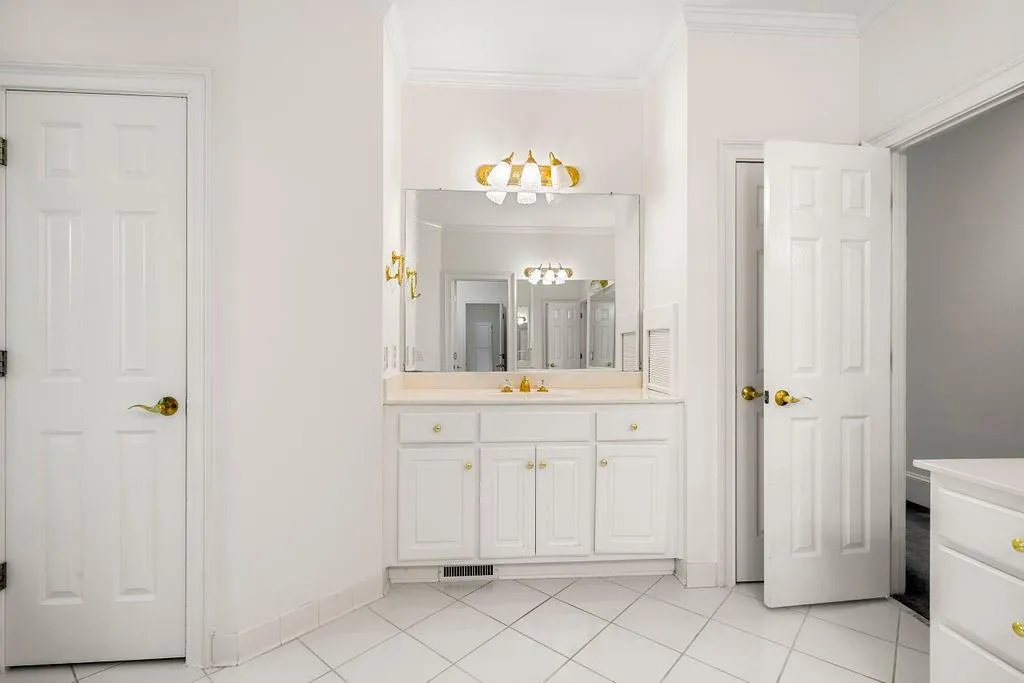 27 Wing Mill Road, Sandy Springs, Georgia 30350, 5 Bedrooms Bedrooms, ,4 BathroomsBathrooms,Residential,Sold,27 Wing Mill Road,7205706