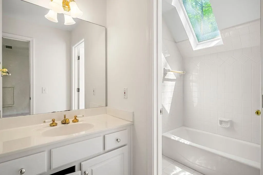 27 Wing Mill Road, Sandy Springs, Georgia 30350, 5 Bedrooms Bedrooms, ,4 BathroomsBathrooms,Residential,Sold,27 Wing Mill Road,7205706