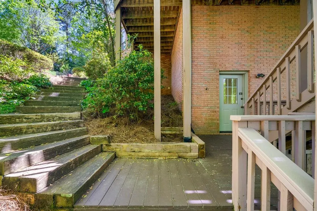 27 Wing Mill Road, Sandy Springs, Georgia 30350, 5 Bedrooms Bedrooms, ,4 BathroomsBathrooms,Residential,Sold,27 Wing Mill Road,7205706