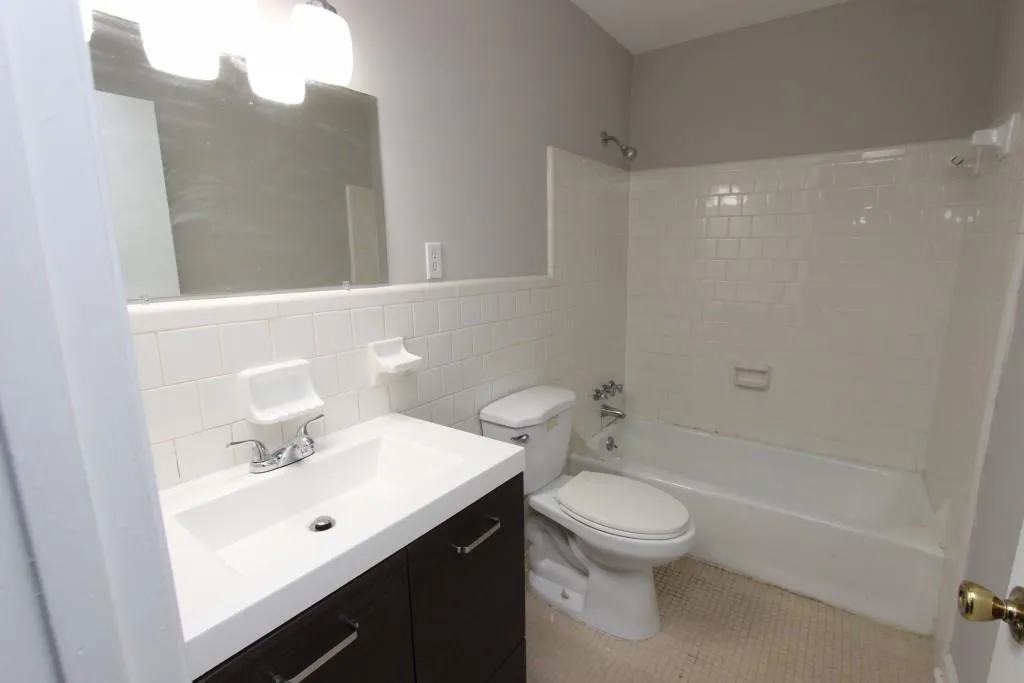 6520 Roswell Road Unit 82, Sandy Springs, Georgia 30328, 2 Bedrooms Bedrooms, ,2 BathroomsBathrooms,Residential,Sold,6520 Roswell Road Unit 82,6722083