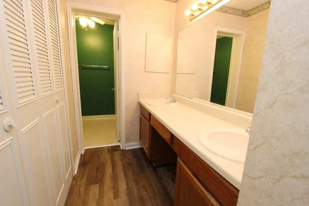 6520 Roswell Road Unit 82, Sandy Springs, Georgia 30328, 2 Bedrooms Bedrooms, ,2 BathroomsBathrooms,Residential,Sold,6520 Roswell Road Unit 82,6722083