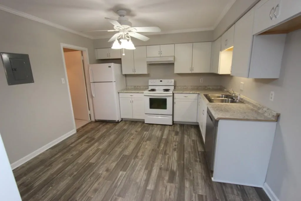 6520 Roswell Road Unit 82, Sandy Springs, Georgia 30328, 2 Bedrooms Bedrooms, ,2 BathroomsBathrooms,Residential,Sold,6520 Roswell Road Unit 82,6722083