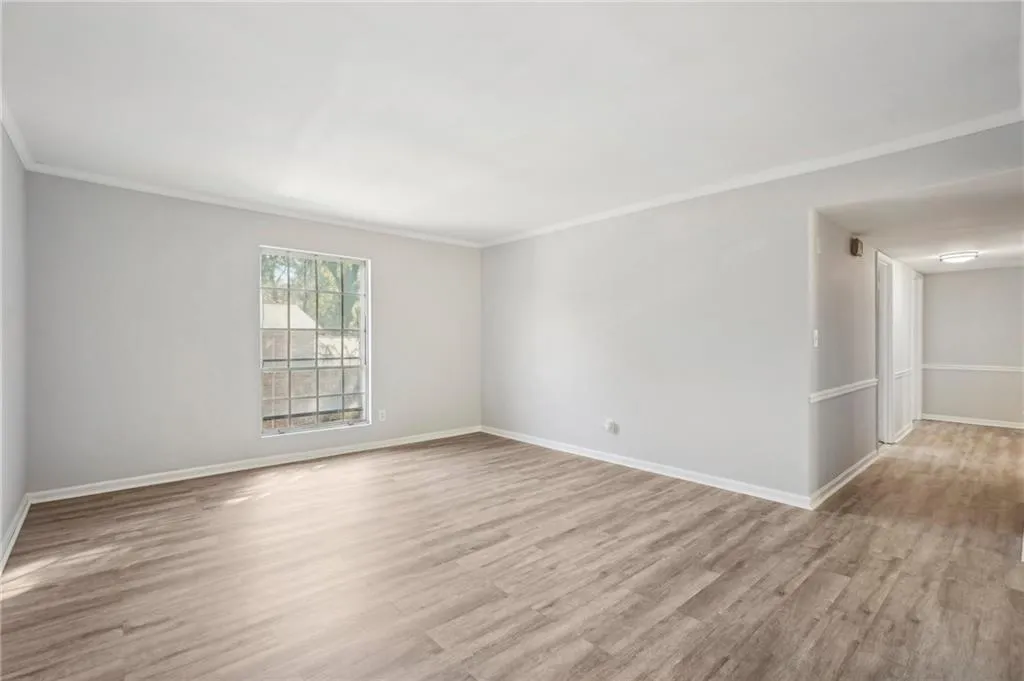 5560 Kingsport Drive Ne Unit 27, Atlanta, Georgia 30342, 3 Bedrooms Bedrooms, ,2 BathroomsBathrooms,Residential,For Sale,5560 Kingsport Drive Ne Unit 27,7585175
