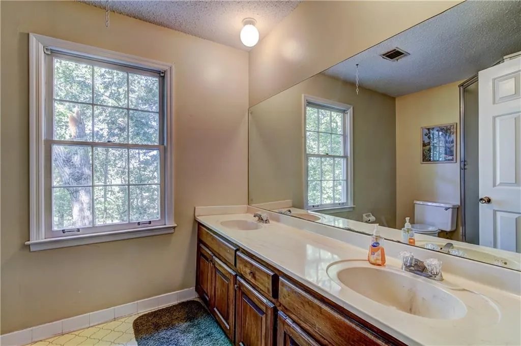 515 Spender Trace, Sandy Springs, Georgia 30350, 4 Bedrooms Bedrooms, ,2 BathroomsBathrooms,Residential,Sold,515 Spender Trace,5923603