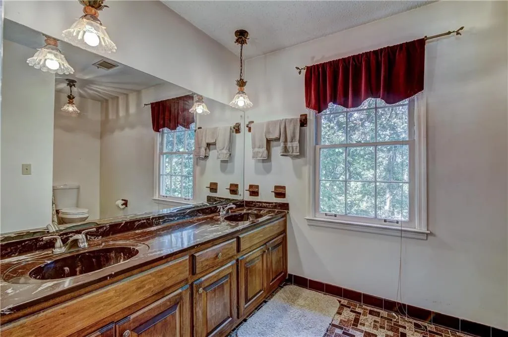 515 Spender Trace, Sandy Springs, Georgia 30350, 4 Bedrooms Bedrooms, ,2 BathroomsBathrooms,Residential,Sold,515 Spender Trace,5923603