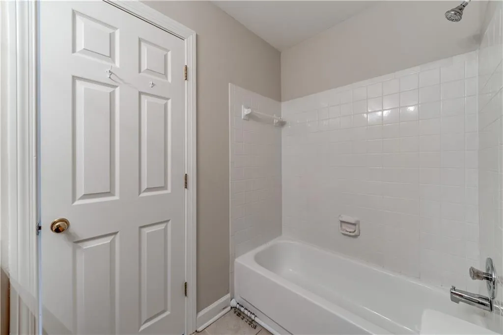 64 Mount Vernon Circle, Dunwoody, Georgia 30338, 2 Bedrooms Bedrooms, ,2 BathroomsBathrooms,Residential,Sold,64 Mount Vernon Circle,6809664