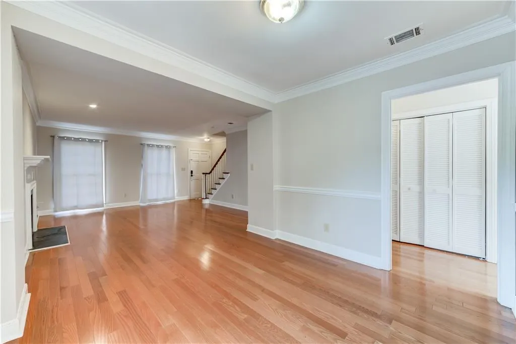 64 Mount Vernon Circle, Dunwoody, Georgia 30338, 2 Bedrooms Bedrooms, ,2 BathroomsBathrooms,Residential,Sold,64 Mount Vernon Circle,6809664