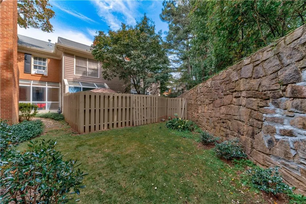 64 Mount Vernon Circle, Dunwoody, Georgia 30338, 2 Bedrooms Bedrooms, ,2 BathroomsBathrooms,Residential,Sold,64 Mount Vernon Circle,6809664