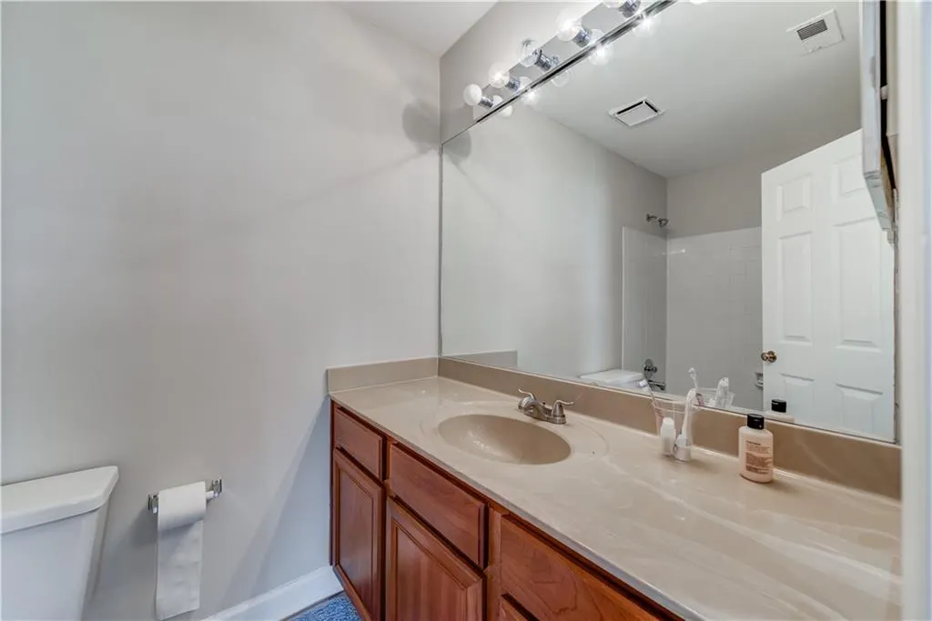 64 Mount Vernon Circle, Dunwoody, Georgia 30338, 2 Bedrooms Bedrooms, ,2 BathroomsBathrooms,Residential,Sold,64 Mount Vernon Circle,6809664