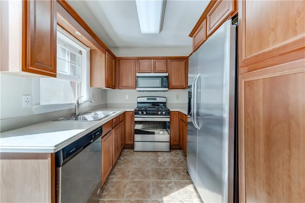 64 Mount Vernon Circle, Dunwoody, Georgia 30338, 2 Bedrooms Bedrooms, ,2 BathroomsBathrooms,Residential,Sold,64 Mount Vernon Circle,6809664