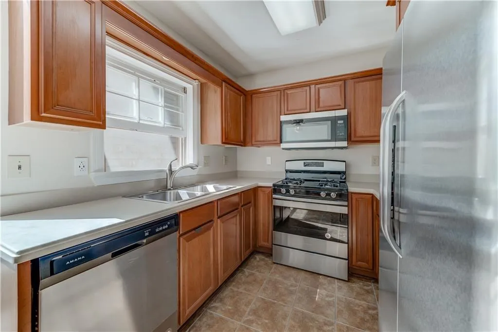 64 Mount Vernon Circle, Dunwoody, Georgia 30338, 2 Bedrooms Bedrooms, ,2 BathroomsBathrooms,Residential,Sold,64 Mount Vernon Circle,6809664