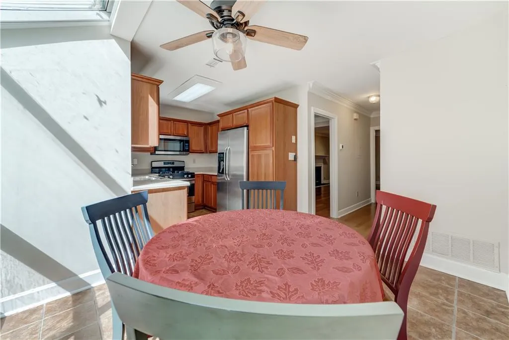 64 Mount Vernon Circle, Dunwoody, Georgia 30338, 2 Bedrooms Bedrooms, ,2 BathroomsBathrooms,Residential,Sold,64 Mount Vernon Circle,6809664