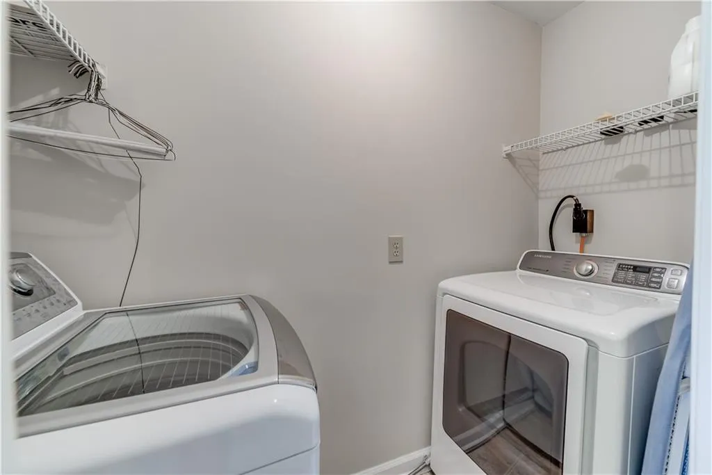 64 Mount Vernon Circle, Dunwoody, Georgia 30338, 2 Bedrooms Bedrooms, ,2 BathroomsBathrooms,Residential,Sold,64 Mount Vernon Circle,6809664