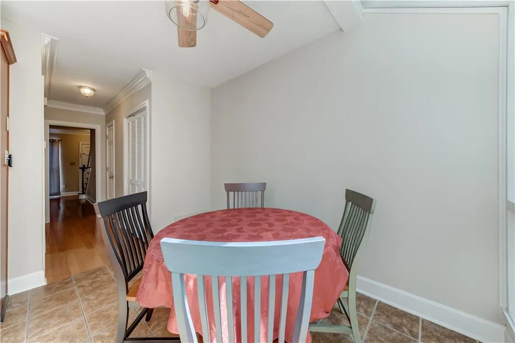 64 Mount Vernon Circle, Dunwoody, Georgia 30338, 2 Bedrooms Bedrooms, ,2 BathroomsBathrooms,Residential,Sold,64 Mount Vernon Circle,6809664