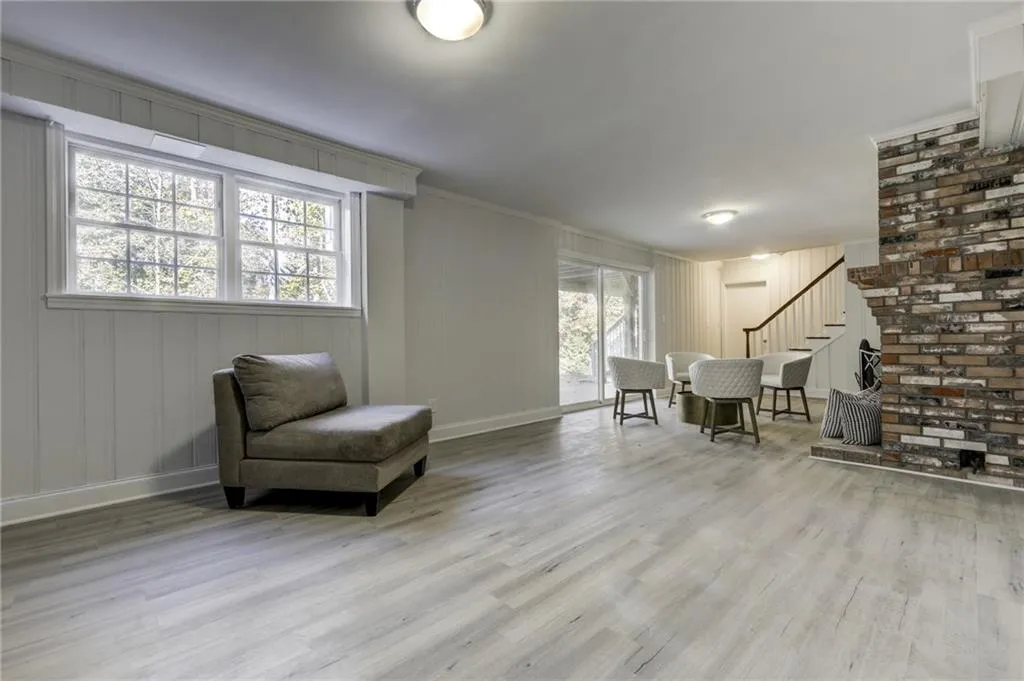 6562 Cherry Tree Lane, Sandy Springs, Georgia 30328, 3 Bedrooms Bedrooms, ,2 BathroomsBathrooms,Residential,Sold,6562 Cherry Tree Lane,6103443