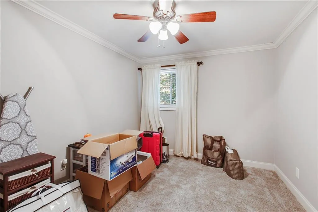 5400 Roswell Road Unit J3, Sandy Springs, Georgia 30342, 3 Bedrooms Bedrooms, ,2 BathroomsBathrooms,Residential,Sold,5400 Roswell Road Unit J3,6629232