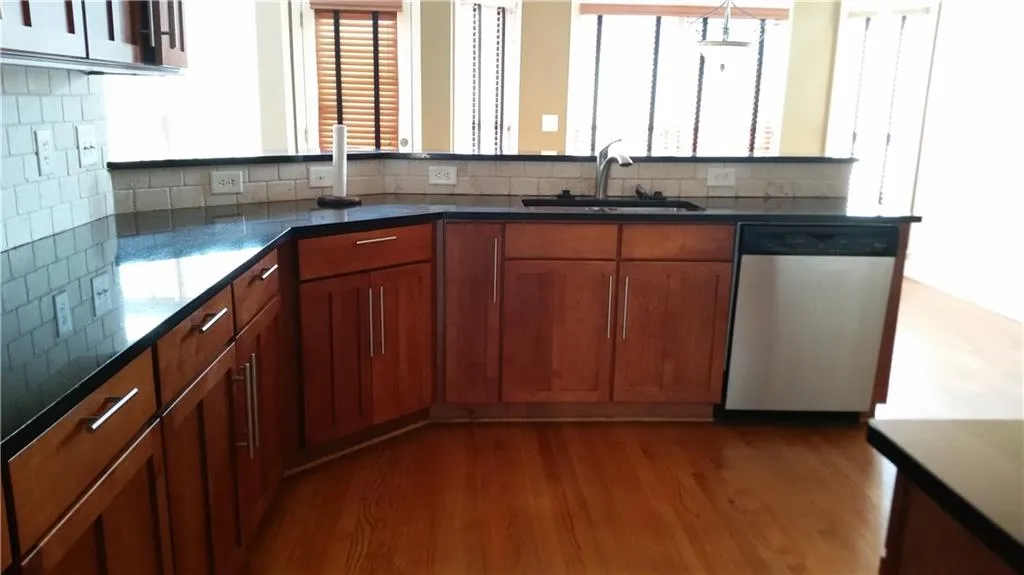 7315 Ne Village Creek Trace, Sandy Springs, Georgia 30328, 4 Bedrooms Bedrooms, ,3 BathroomsBathrooms,Residential,Sold,7315 Ne Village Creek Trace,5769421