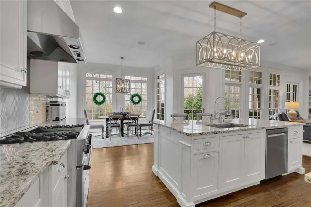 4084 Peachtree Dunwoody Road, Atlanta, Georgia 30342, 5 Bedrooms Bedrooms, ,5 BathroomsBathrooms,Residential,For Sale,4084 Peachtree Dunwoody Road,7587762