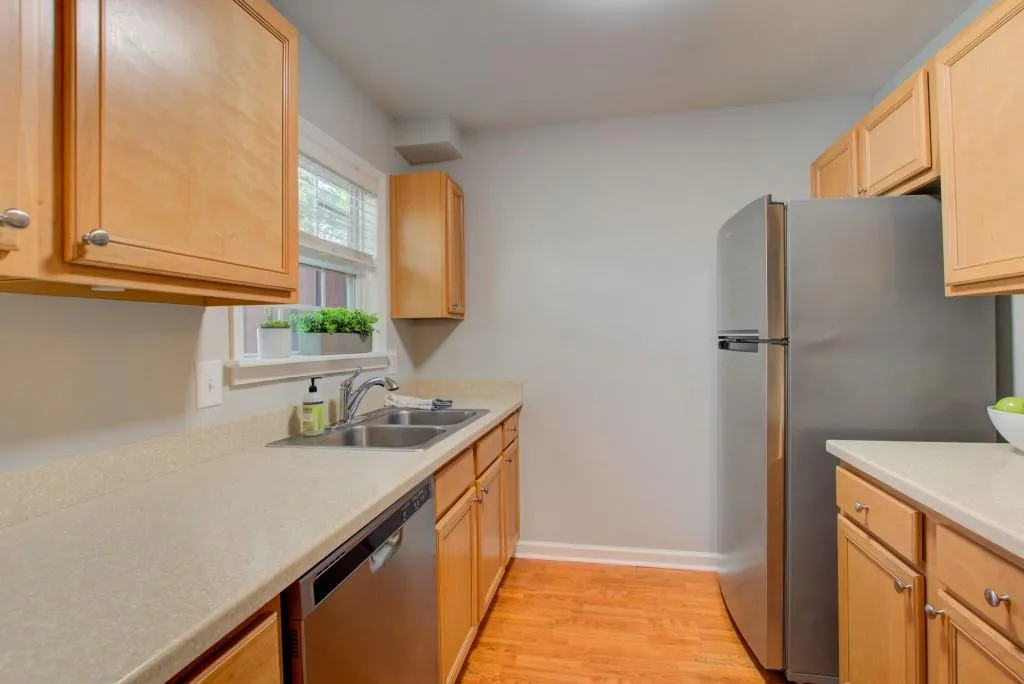 1201 Brighton Point, Sandy Springs, Georgia 30328, 2 Bedrooms Bedrooms, ,2 BathroomsBathrooms,Residential,Sold,1201 Brighton Point,7136326