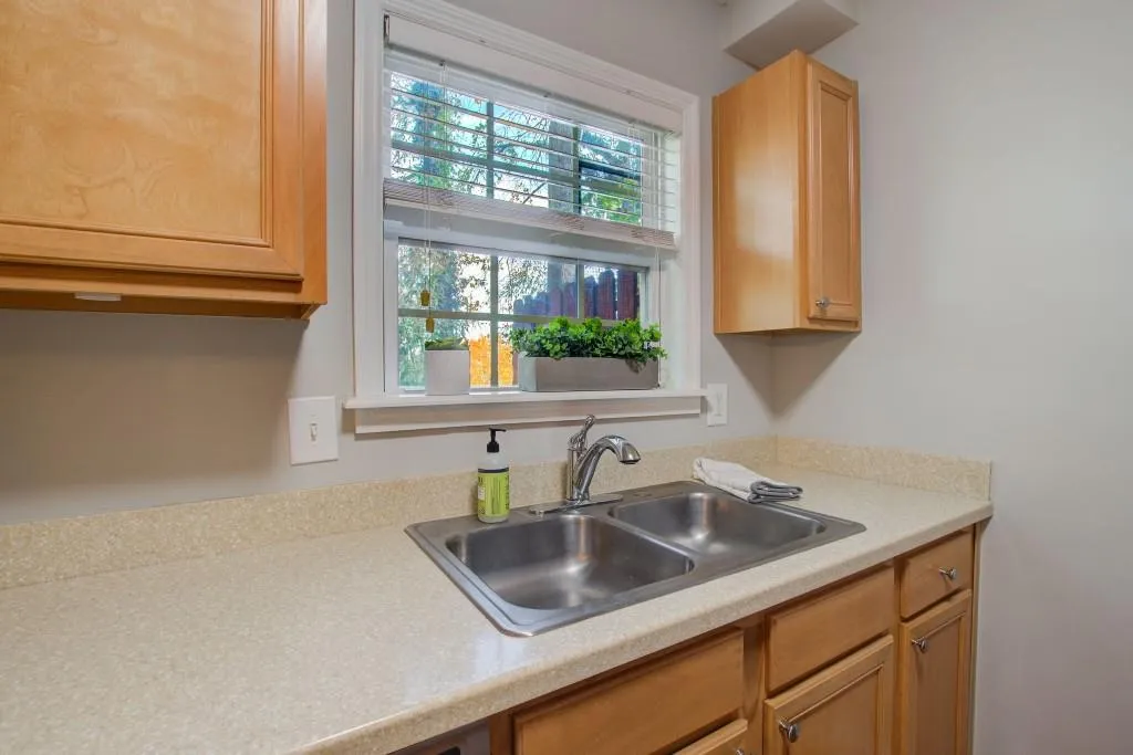 1201 Brighton Point, Sandy Springs, Georgia 30328, 2 Bedrooms Bedrooms, ,2 BathroomsBathrooms,Residential,Sold,1201 Brighton Point,7136326