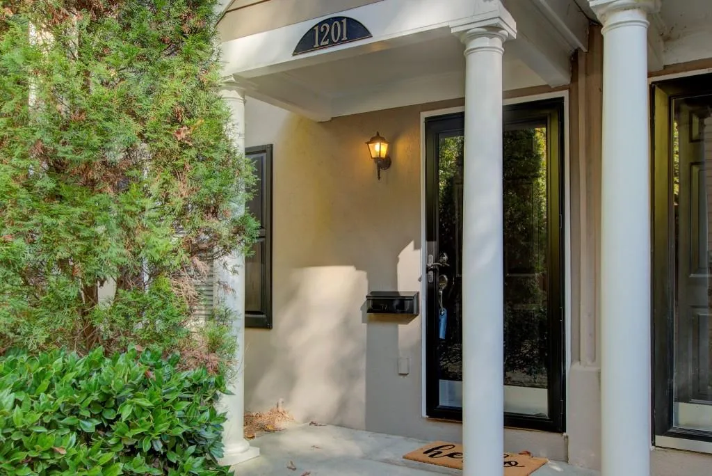 1201 Brighton Point, Sandy Springs, Georgia 30328, 2 Bedrooms Bedrooms, ,2 BathroomsBathrooms,Residential,Sold,1201 Brighton Point,7136326
