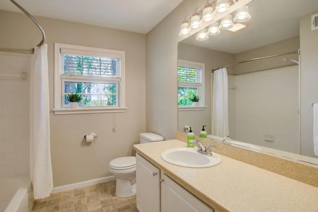 1201 Brighton Point, Sandy Springs, Georgia 30328, 2 Bedrooms Bedrooms, ,2 BathroomsBathrooms,Residential,Sold,1201 Brighton Point,7136326