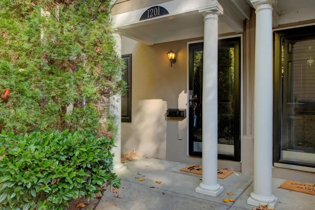 1201 Brighton Point, Sandy Springs, Georgia 30328, 2 Bedrooms Bedrooms, ,2 BathroomsBathrooms,Residential,Sold,1201 Brighton Point,7136326