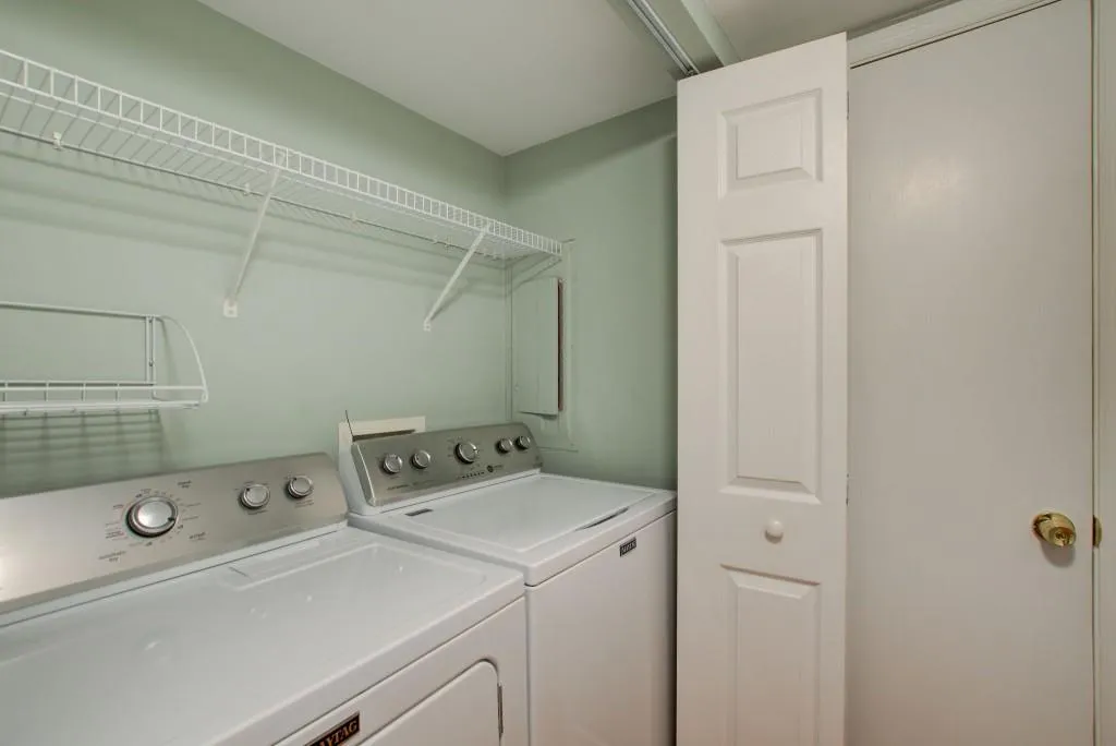 1201 Brighton Point, Sandy Springs, Georgia 30328, 2 Bedrooms Bedrooms, ,2 BathroomsBathrooms,Residential,Sold,1201 Brighton Point,7136326