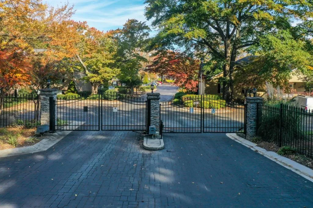1201 Brighton Point, Sandy Springs, Georgia 30328, 2 Bedrooms Bedrooms, ,2 BathroomsBathrooms,Residential,Sold,1201 Brighton Point,7136326