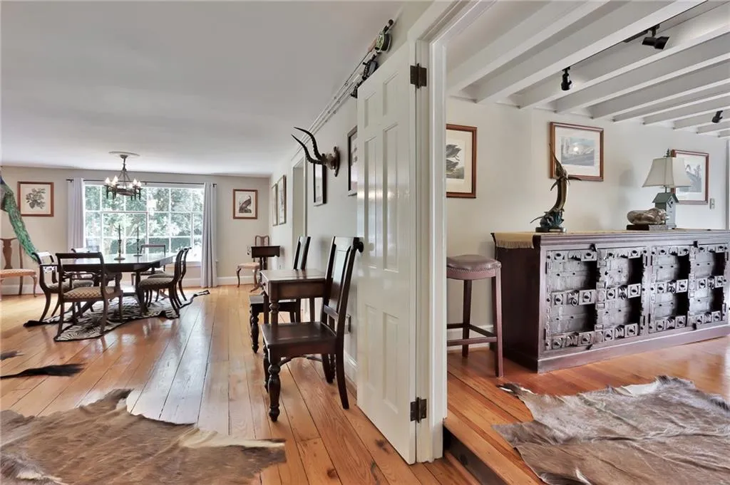 45 Michelle Circle, Atlanta, Georgia 30342, 4 Bedrooms Bedrooms, ,2 BathroomsBathrooms,Residential,Sold,45 Michelle Circle,6784147